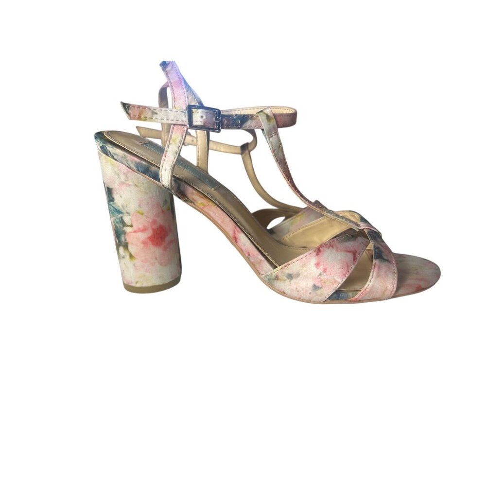 Betsey Johnson Luisa Floral Print Block Heel Strappy Fabric Sandals 7.5B - Picture 1 of 8